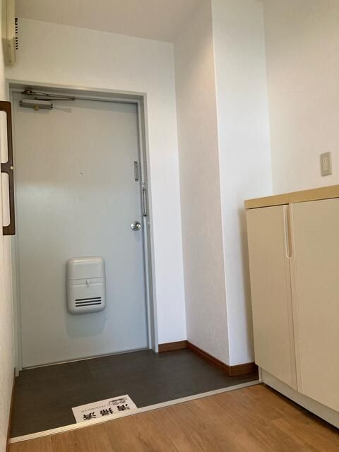 SKビルの玄関写真