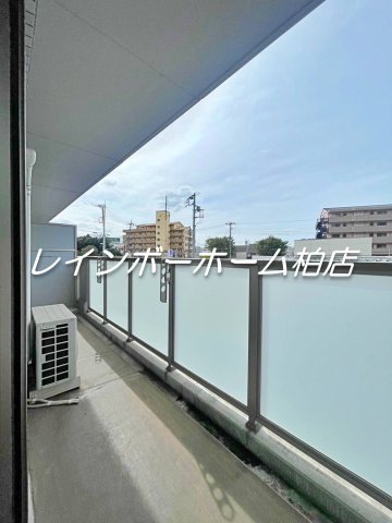 バルコニー　陽当たり良好なバルコニーです