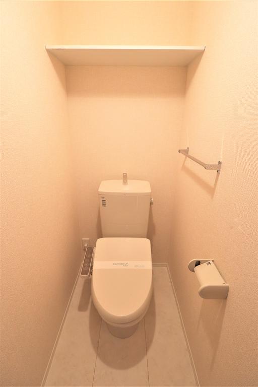 トイレ　ウォッシュレット付きです。