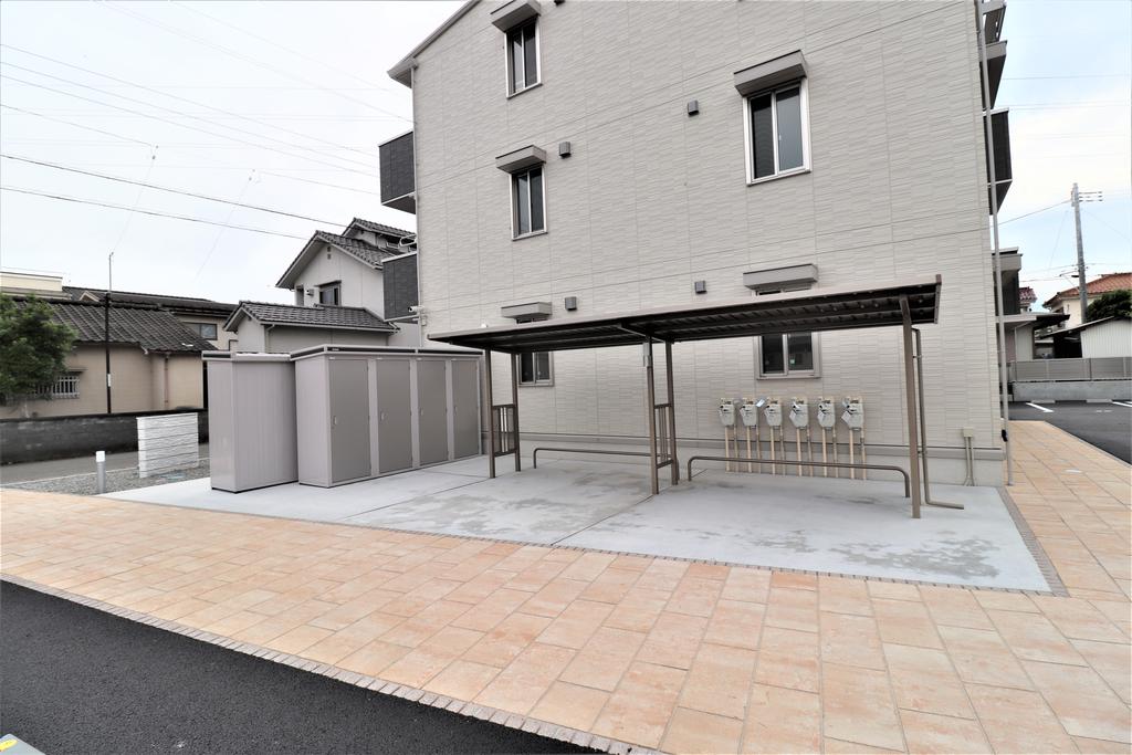 その他　駐輪場、物置付きです。