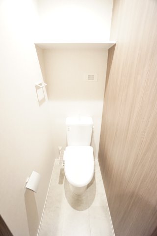 ＪＲ内房線 五井駅 徒歩11分 3階建 築4年のトイレ写真