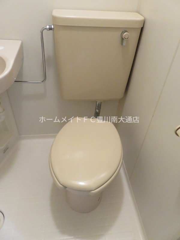 トイレ　同型別部屋写真（反転）