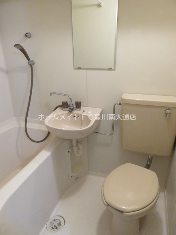 洗面設備　同型別部屋写真（反転）