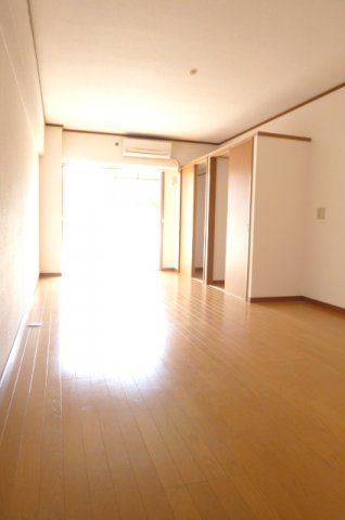 その他部屋・スペース　ゆったりとしたリビングです