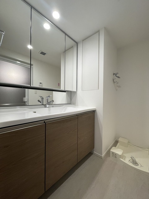 洗面設備　※写真は同タイプ住戸です。