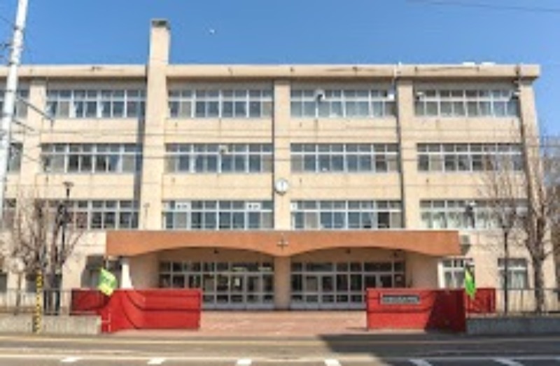 中学校　札幌市立陵北中学校（中学校）まで1139m
