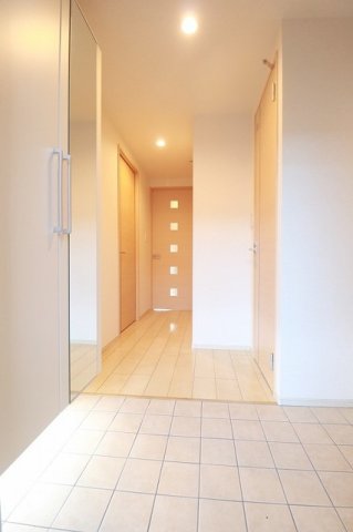玄関　収納もある玄関です
