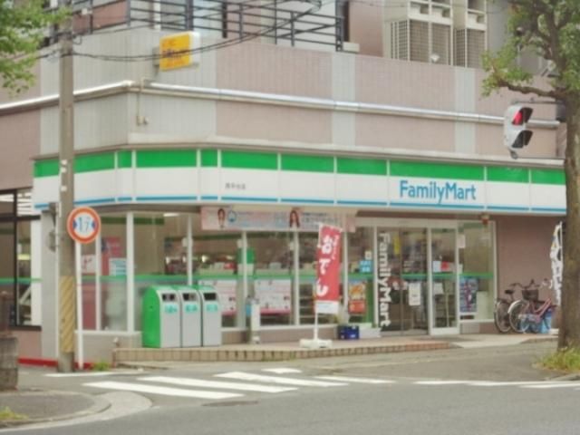 コンビニ　ファミリーマート（コンビニ）まで108m
