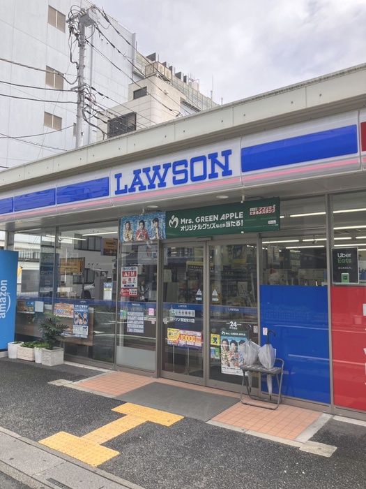 コンビニ　ローソン草加駅西口店（コンビニ）まで120m
