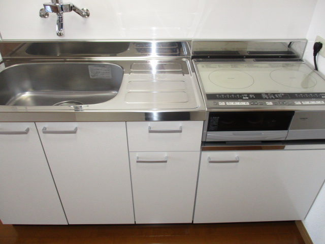 キッチン　平成２９年２月建築！オール電化・独立洗面台・ＩＨ２口