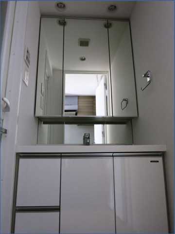 洗面設備　写真は別部屋のものになります