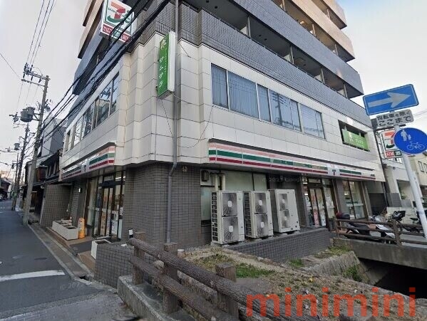 コンビニ　セブンイレブン茨木宮元町店（コンビニ）まで147m