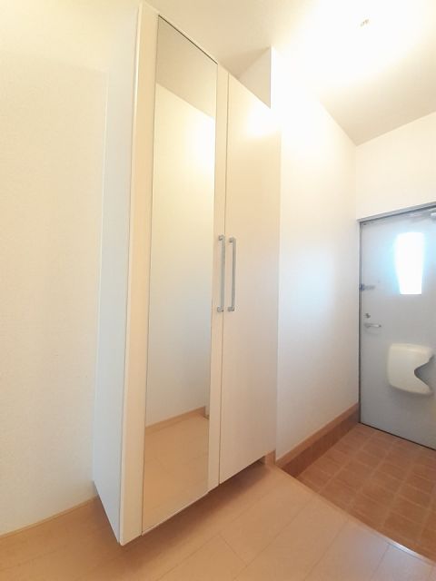 プラージュベルの玄関写真