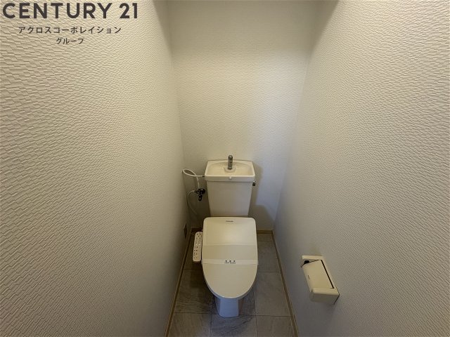トイレ　温水洗浄便座付きのトイレです♪