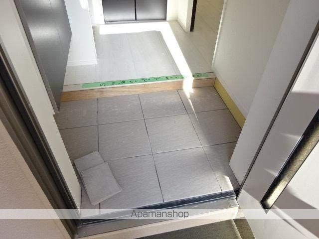 ＪＲ東海道本線 浜松駅 バス乗車時間：26分 最寄りバス停で下車 徒歩2分 2階建 築8年の玄関写真