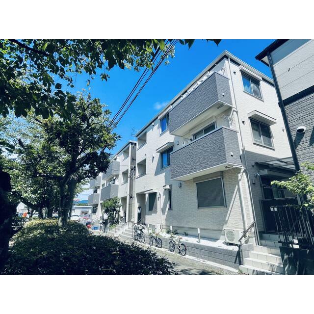 建物外観　２０２０年築の３ＬＤＫ、１フロア１住戸のゆったり設計です♪