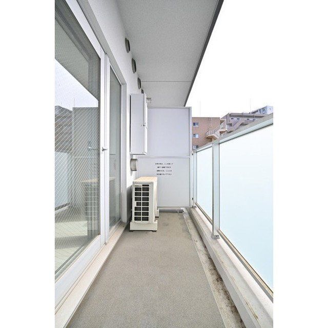 バルコニー　※同タイプの別のお部屋です。