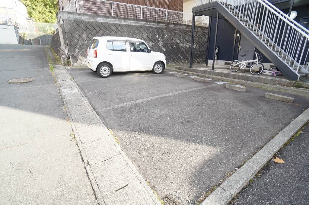 建物外観　駐車場