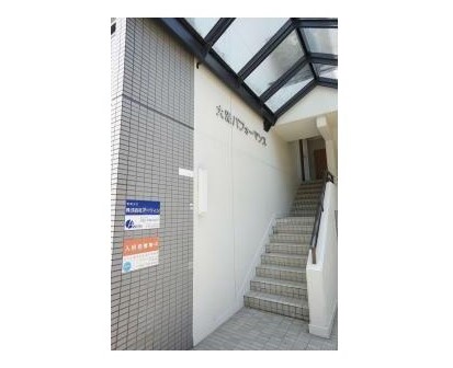エントランス　清潔感のあるエントランスです☆