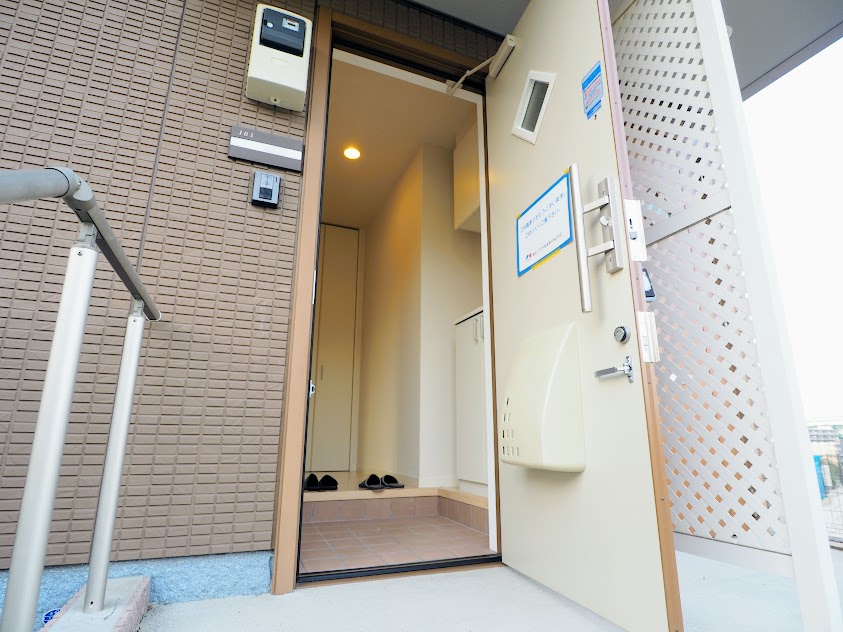 エントランス　玄関入口