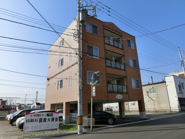 函館市松風町のマンションの建物外観