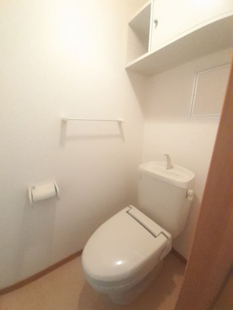 【有田市辻堂のアパートのトイレ】