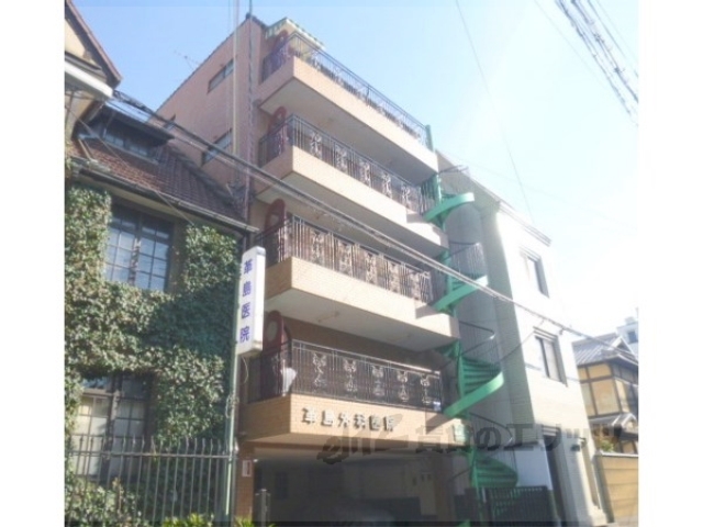 京都市中京区坂井町のマンションの建物外観
