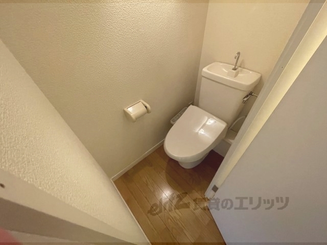 【天理市二階堂上ノ庄町のアパートのトイレ】