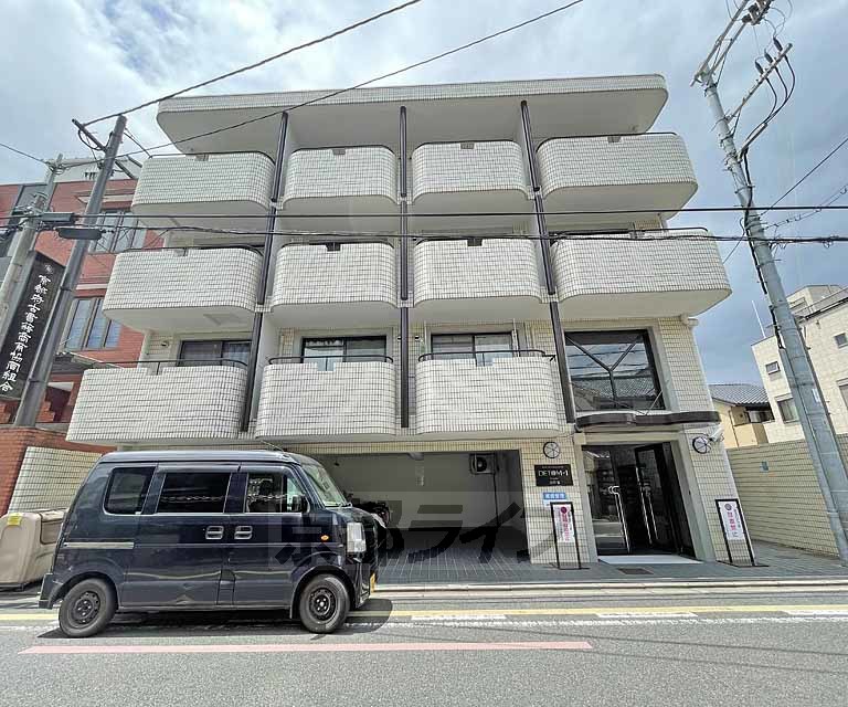 京都市中京区福屋町のマンションの建物外観