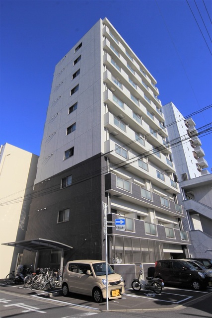 【松山市本町のマンションの建物外観】