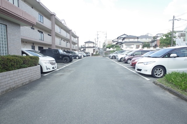 【サンハイツ公園通りの駐車場】