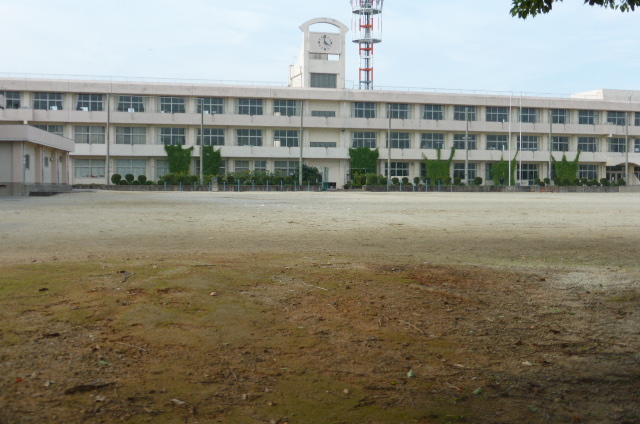 【ピュアタウンIIの小学校】