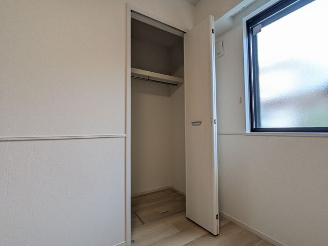 【白石市西益岡町のアパートの収納】