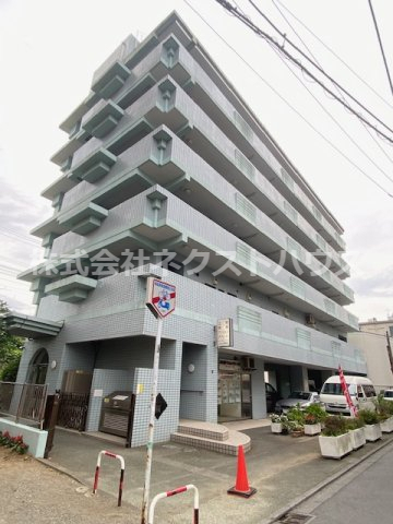 川崎市幸区南幸町のマンションの建物外観