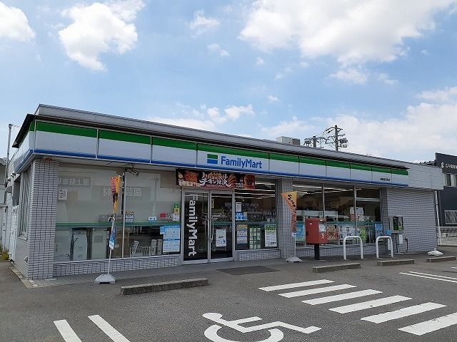 【碧南市若宮町のアパートのコンビニ】