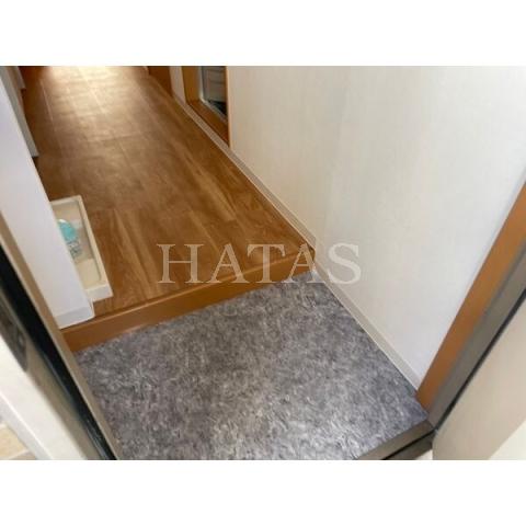 玄関　同物件別部屋です。