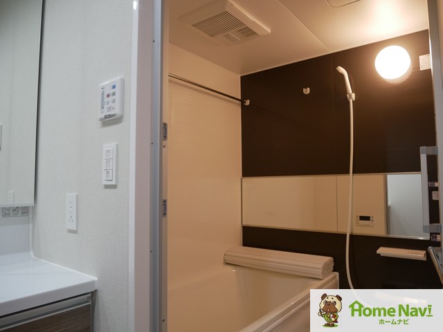バス・シャワールーム　浴室乾燥機・追い焚き付き