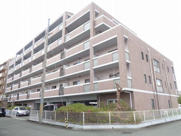 メリヤス岡場の建物外観