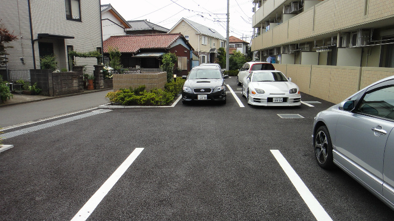 【フェリースIIの駐車場】