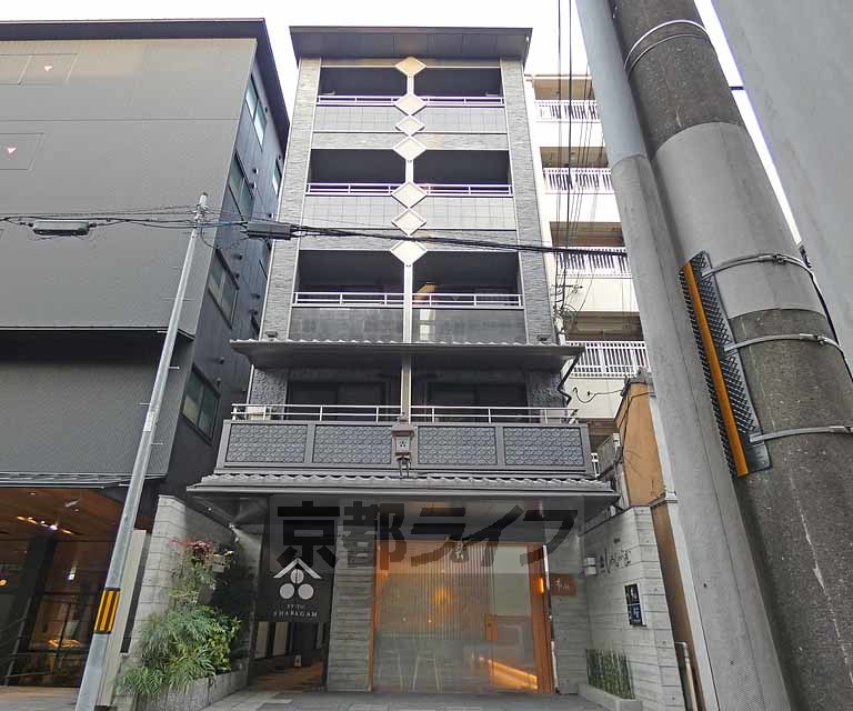 京都市中京区朝倉町のマンションの建物外観