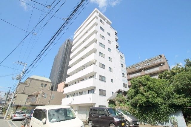 【大阪市旭区今市のマンションの建物外観】