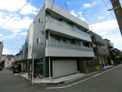 川崎市川崎区桜本のマンションの建物外観