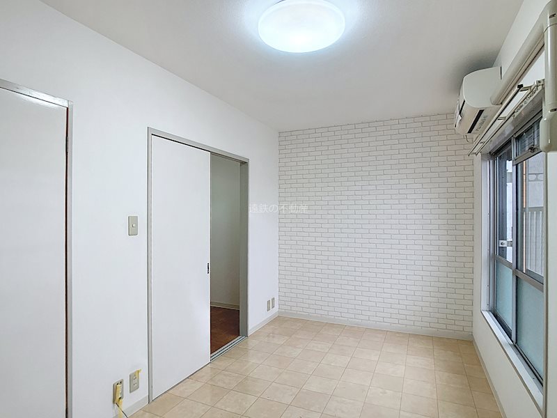 居室・リビング　窓側に建物はなく明るいです！