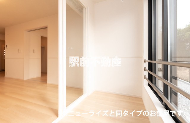 玄関　同タイプ別建物