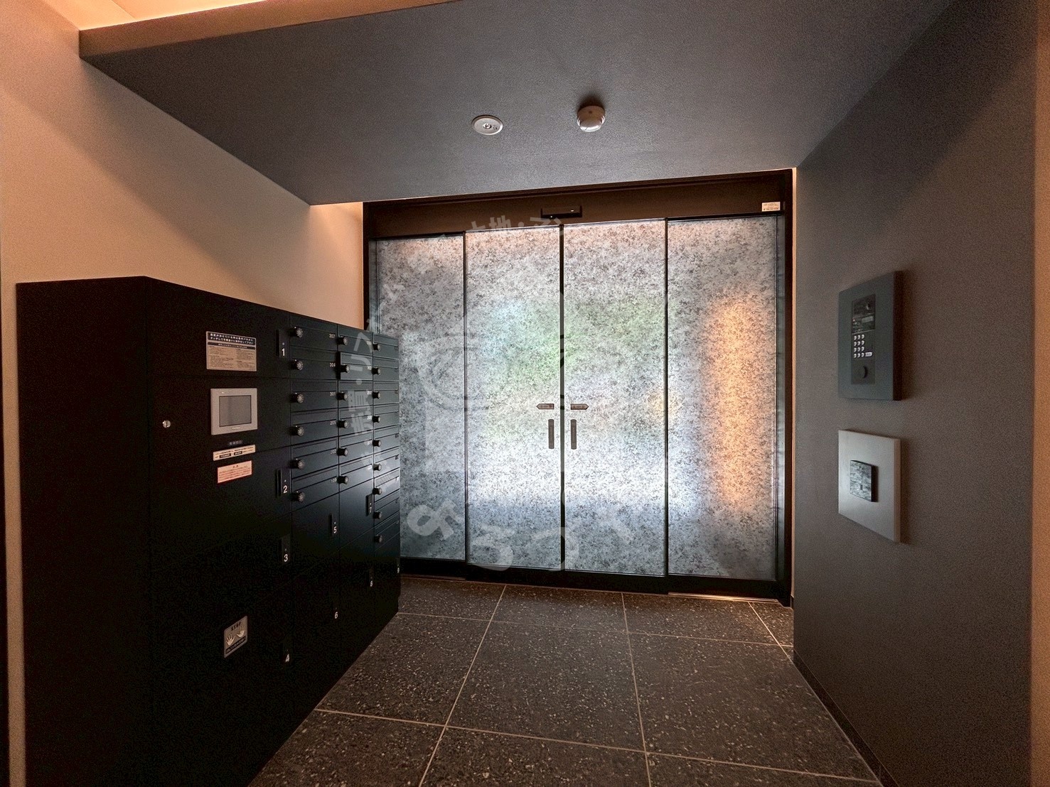 その他共有部分　ホテルのフロントのような落ち着いた高級感ある共用部分です