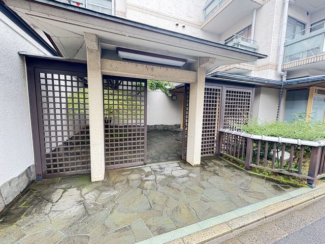建物外観　エントランス