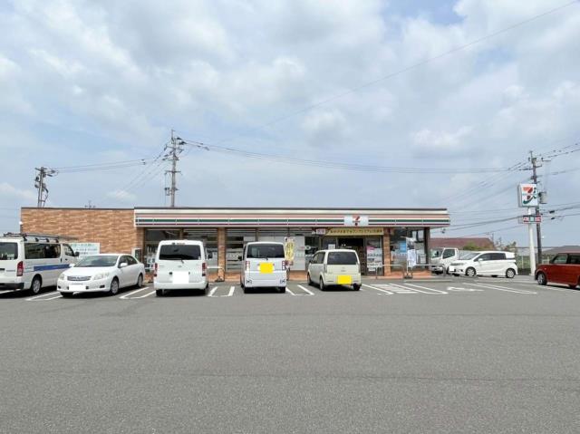 コンビニ　セブンイレブン（コンビニ）まで853m