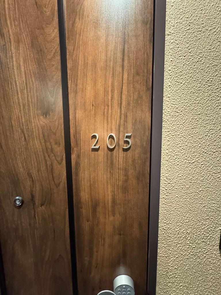 玄関　※建築中の写真です