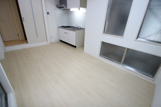 居室・リビング　※別号室の写真です。