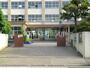 小学校　足立区立鹿浜第一小学校（小学校）まで853m
